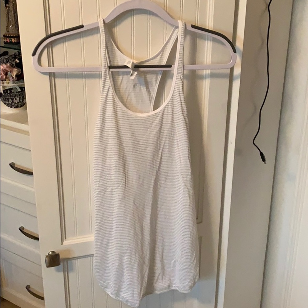 Lululemon tank size 4.